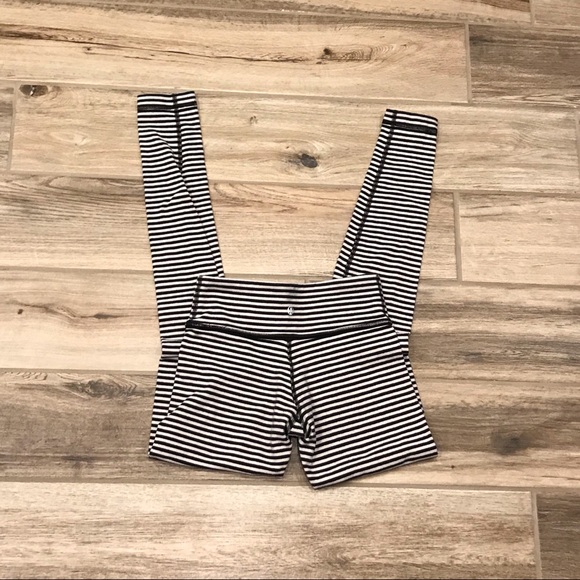 Lululemon B&W Stripe Cotton Wunder Unders - Picture 8 of 8